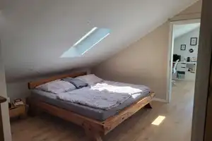 Möblierte 2-Zimmer-Wohnung in Köln-Bayenthal, 1050€ warm, saniert – Hebbelstr. 46, 50968 Köln – Vorschaubild 2