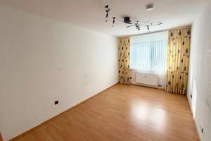 Blick zur Beke 3-Zimmer-Wohnung mit großem Balkon in Hildesheim – Winkelstraße 1a, 31137 Himmelsthür, Hildesheim – Vorschaubild 6