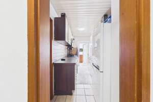 3-Zimmer-Wohnung in Stuttgart-West – mit Balkon, ruhiger Lage & Gestaltungspotenzial (Variante) – Die vollständige Adresse der Immobilie erhältst du vom Anbieter., 70176 Rosenberg, Stuttgart – Vorschaubild 2