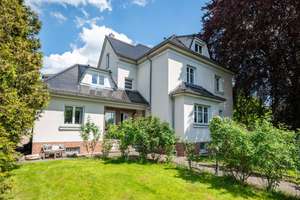 Exklusive Gründerzeit Villa in Schleußig mit flexiblen Nutzungsmöglichkeiten am Clara-Zetkin-Park