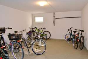Einfach Mehr: Top 2-Zimmer-DG-Wohnung, modernisiert, EBK, Balkon, Garage. Ruhige Wohnlage. – Die vollständige Adresse der Immobilie erhältst du vom Anbieter., 85055 Nordost, Ingolstadt – Vorschaubild 24