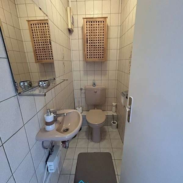 *** Attraktives u. solides Mehrfamilienhaus - mit Garagen - Aachener Innenstadt ***