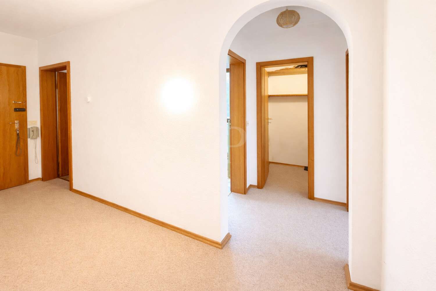 Ruhige 2,5-ZW mit großem Eck-Balkon und guter zentraler Anbindung (inkl. TG), Rosenheim Kreis – Bild 3