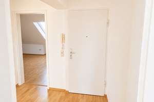Charmante 2-Zimmer-Wohnung mit Dachterrasse in bester Lage – Einumer Straße 95, 31135 Oststadt / Stadtfeld, Hildesheim – Vorschaubild 2