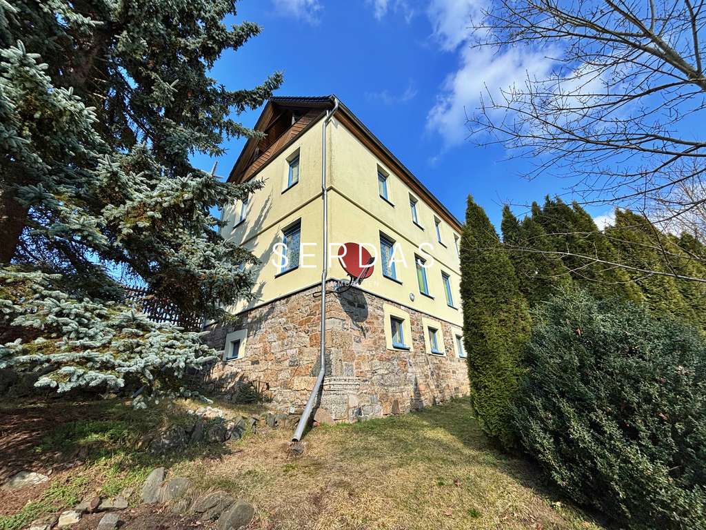 Immobilie in Saalburg-Ebersdorf - Zweifamilienhaus mit Doppelgarage in attraktiver Lage nahe Thüringer Meer - Bild 0