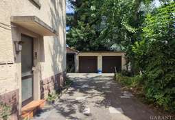 Einfahrt Garage