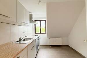 2-Raum-Wohnung im Dachgeschoss mit Einbauküche & neuem Bad