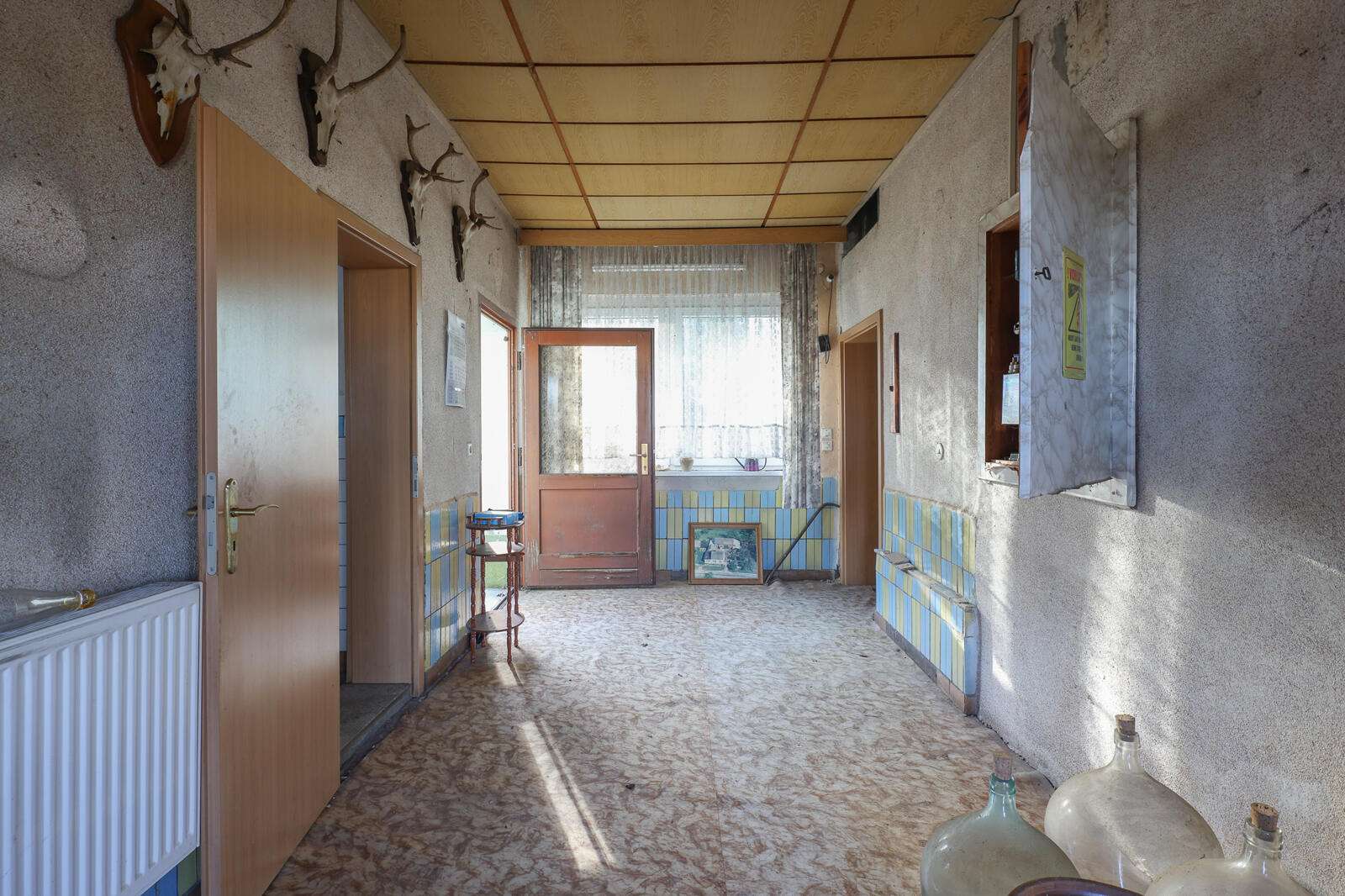 Dreiseithof mit Scheunen | ca. 146 m² Wfl. | 2.736 m² Grundstück | DG mit Potenzial | Sanierungsbed., Teltow Fläming Kreis – Bild 3