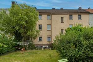 Kapitalanlage mit Potenzial – voll unterkellert, zwei Garagen, solide vermietet