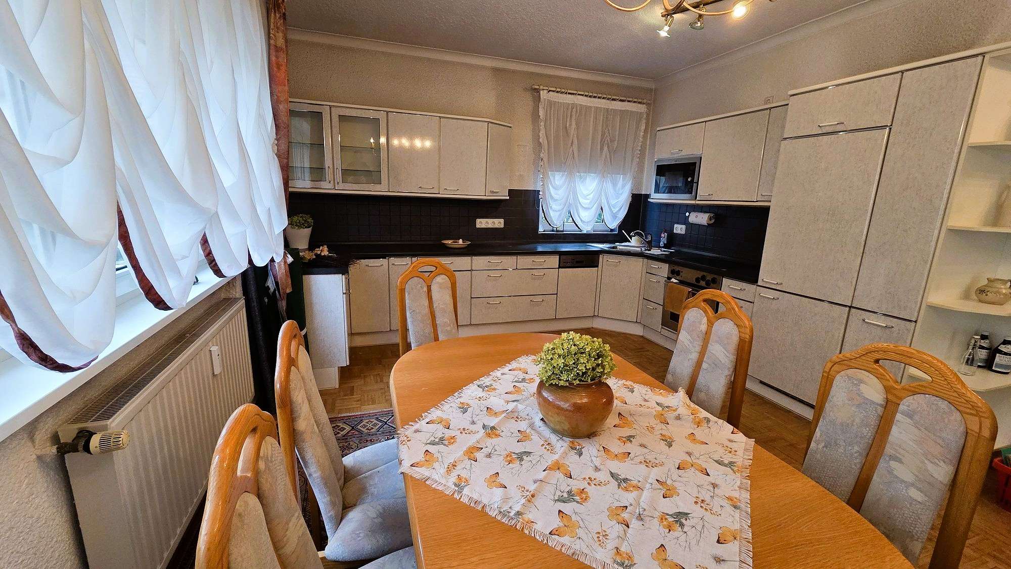 Immobilie in Bad Wimpfen - !!Viel Platz für die große Familie!! **Mehrgenerationenhaus in Bad Wimpfen** - Bild 2