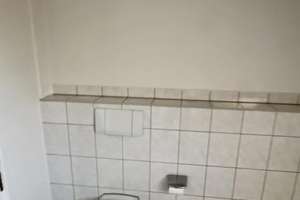 Kernsanierte 3-Zimmer-DG-Wohnung mit Wohnküche, neuer EBK und Sonnenterrasse in Eller – 40229 Eller, Düsseldorf – Vorschaubild 10
