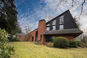Helles Architektenhaus in bester Wohnlage von Kronberg-Schönberg – Die vollständige Adresse der Immobilie erhältst du vom Anbieter., 61476 Kronberg im Taunus – Vorschaubild 1
