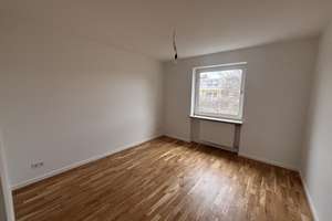 Willkommen in Moosach! Frisch renovierte 3-Zimmer-Wohnung mit Einbauküche und Balkon – Alzeyer Str. 16, 80993 Alt-Moosach, München – Vorschaubild 5