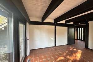 NEUWARMBÜCHEN (FELDRAND): FREISTEHENDES HOLZSTÄNDERHAUS MIT EINLIEGER-WHG AUF PARKÄHNL. GRUNDSTÜCK – Die vollständige Adresse der Immobilie erhältst du vom Anbieter., 30916 Isernhagen – Vorschaubild 12