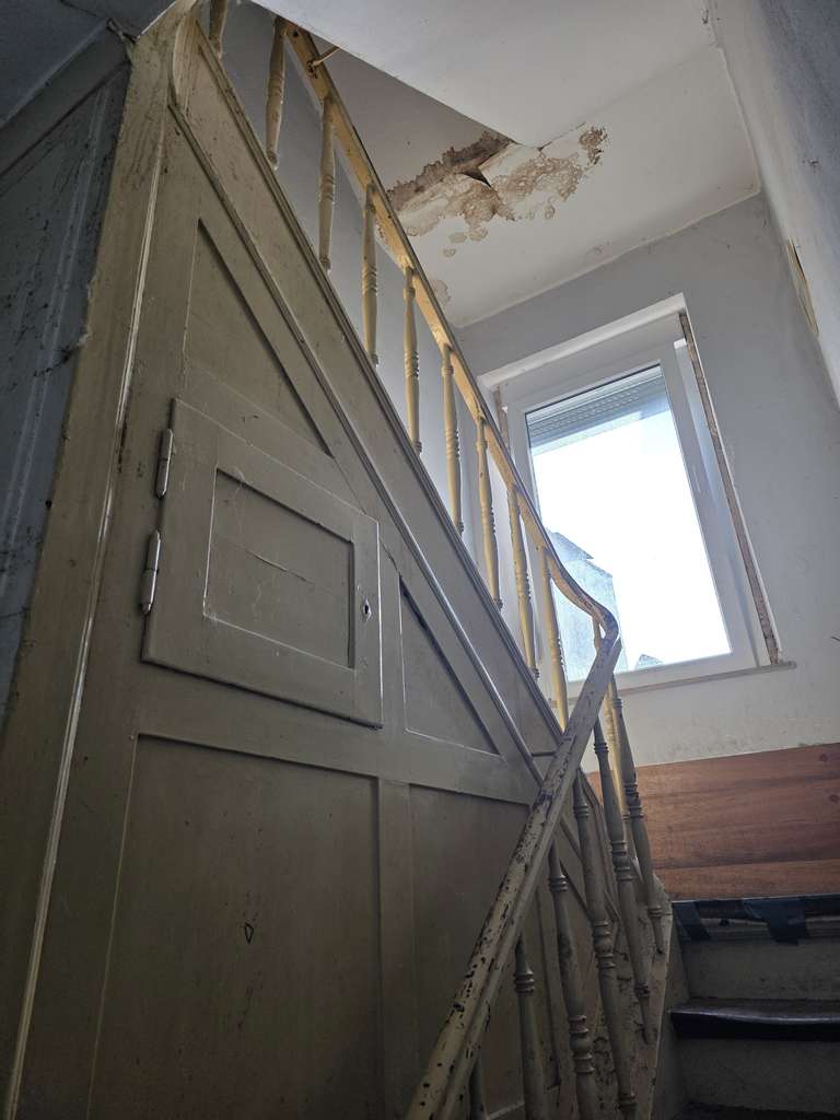 Immobilie in Mönchengladbach - Sanierungsbedürftiges Mehrfamilienhaus mit erheblichem Entwicklungspotenzial. - Bild 2