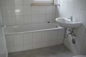 Modernisierte 3- Zimmerwohnung mit sonnigem Balkon – Schierholzstr. 100 A, 30655 Hannover – Vorschaubild 3