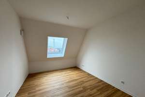 WOW! Lichtdurchflutete 2-Zi.-Whg. mit Penthouse-Atmosphäre!!!  – Lübecker Straße 4, 1159 Löbtau-Nord, Dresden – Vorschaubild 3