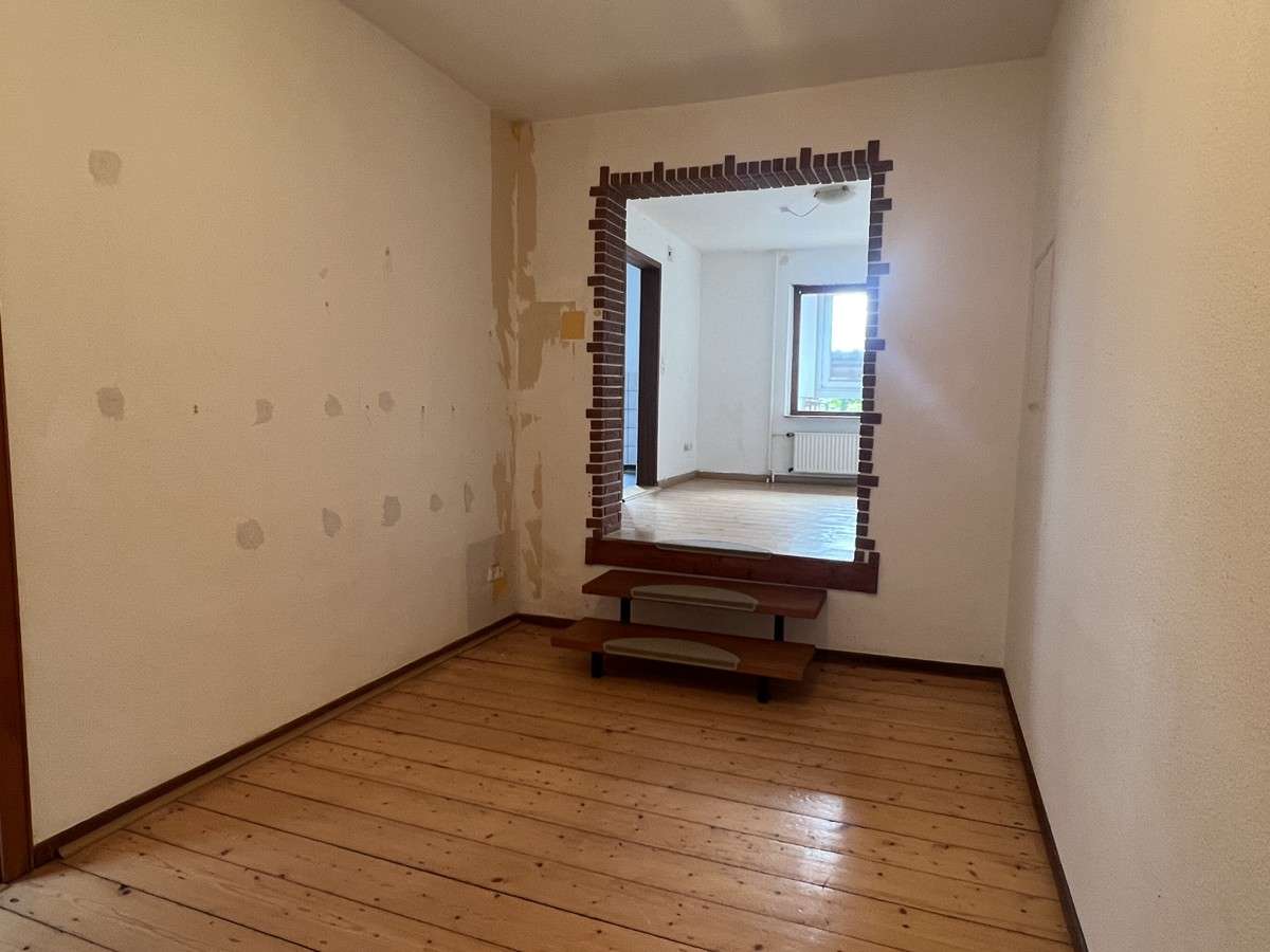 Immobilie in Stadthagen - KARSTEN IMMOBILIEN ermöglicht Ihnen: Reihenmittelhaus für kreative Köpfe - in Stadthagen - Bild 1