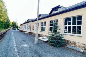 Wohnen und arbeiten im historischen alten Bahnhof Schmiedeberg! 2 Wohnungen, Werkstatt, Büros uvm. – Die vollständige Adresse der Immobilie erhältst du vom Anbieter., 1744 Schmiedeberg – Vorschaubild 4