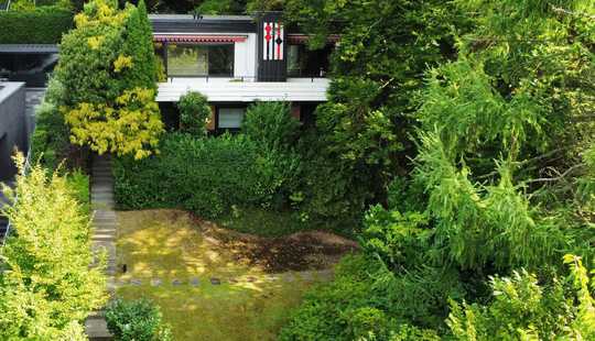 Bild von Zeitloses Einfamilienhaus auf traumhaftem Hanggrundstück direkt an den Boberger Dünen