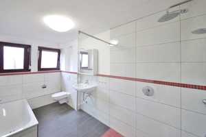 Großzügiges 2-3-Familienhaus mit modernisierter Ausstattung und großem Grundstück – Calw (Kreis) – Vorschaubild 18