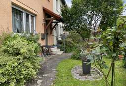 Weg von Garage zum Hauseingang