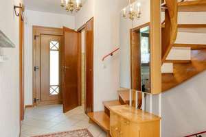 Familienfreundliches Reihenmittelhaus mit Garten, Garage und viel Potenzial in ruhiger Lage – Die vollständige Adresse der Immobilie erhältst du vom Anbieter., 56076 Pfaffendorfer Höhe, Koblenz – Vorschaubild 9