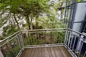 3 Months Sublet / Quiet Furnished Altbau with South Balcony in P-berg / 3 Monate Zwischenmiete – Die vollständige Adresse der Immobilie erhältst du vom Anbieter., 10437 Prenzlauer Berg, Berlin – Vorschaubild 1
