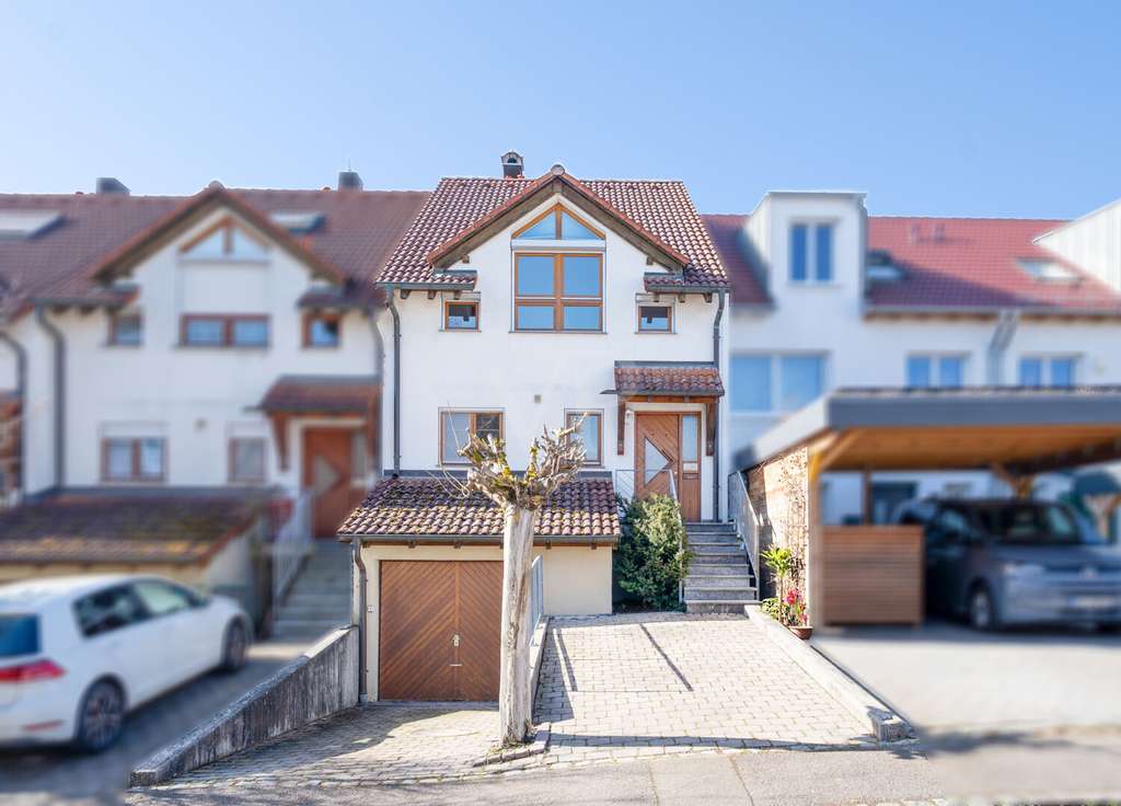 Immobilie in Gärtringen - Familienfreundliches Reihenmittelhaus mit Raum für gemeinsame Glücksmomente - Bild 1