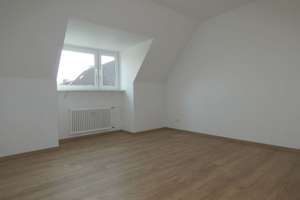 *** Altbauflair in Schlossparknähe! Sanierte DG-Wohnung mit Duschbad! *** – Fürstäbtissinstr. 51, 45355 Borbeck-Mitte, Essen – Vorschaubild 2
