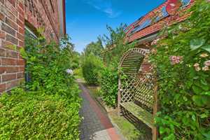Greetsieler Rarität! Von Wasser umgebenes Ferienhaus in gefragter Lage – Aurich (Kreis) – Vorschaubild 18