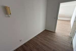 DG-Maisonette inkl EBK  / Laminat / Bad mit Fenster + Dusche u.v.m. – Clausstraße 76-80, 9126 Lutherviertel, Chemnitz – Vorschaubild 3