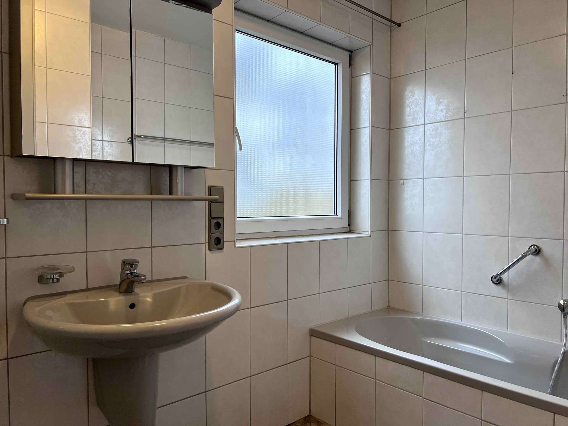 Immobilie in Reichenbach an der Fils - Reichenbach/Fils: 2FH + ELW in herrlicher Aussichtslage. Siegenberg. Großes Grundstück. 2 Garagen. - Bild 2