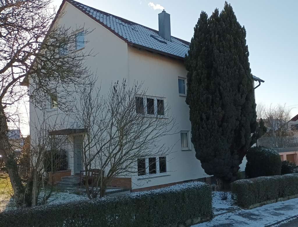 Immobilie in Leutenbach - Mehrgenerationenwohnen mit Garten - Bild 0