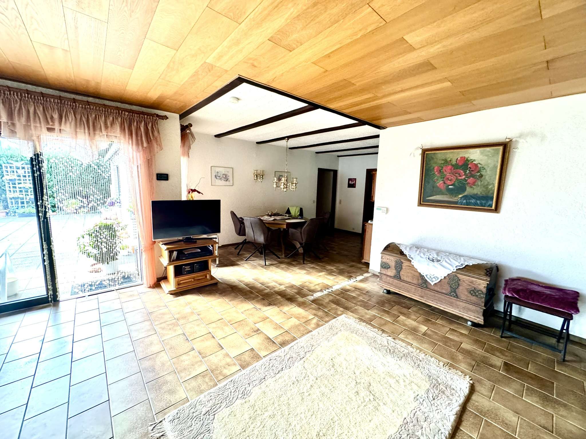 Immobilie in Bad Sobernheim - 🏡 Familienfreundliches, freistehendes EFH mit Einliegerwohnung, großem Garten & Preisvorteil - Bild 2