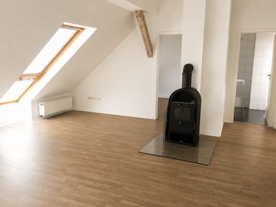 Vermietete 4-Zimmer-Dachgeschosswohnung mit Kamin in Frankfurt-Oberrad