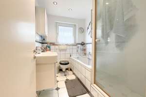Duisburg-Buchholz: Lichtdurchflutete Maisonettewohnung mit Balkon und idyllischem Blick ins Grüne – Die vollständige Adresse der Immobilie erhältst du vom Anbieter., 47249 Buchholz, Duisburg – Vorschaubild 11