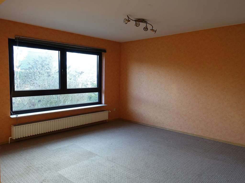 Immobilie in Lehrte - Zweifamilienhaus mit Doppelgarage in bevorzugter Wohnlage von Lehrte/Hämelerwald - Bild 1