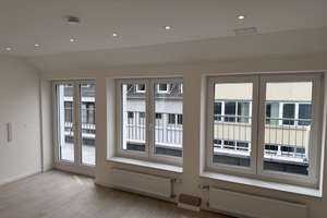Luxuriöse Penthouse-Wohnung mit Balkon & Klimaanlage – Erstbezug