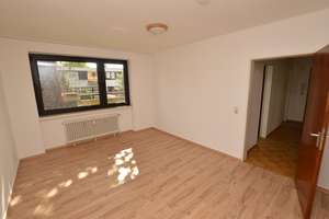 RÖNPAGEL IMMOBILIEN: Anderten - ruhige 3 Zi. WHG + Parkett + Loggia + Frei + Garage möglich – Wartheweg 13, 30559 Anderten, Hannover – Vorschaubild 6