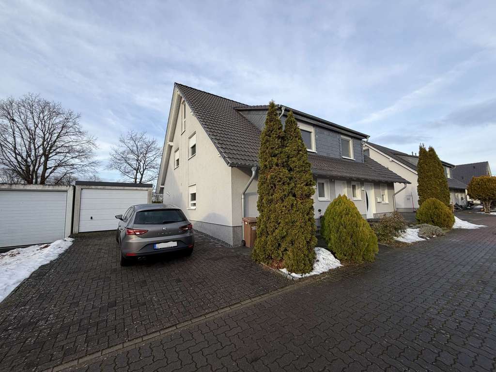 Immobilie in Rühen - Attraktive Doppelhaushälfte mit Garten und Garage - Bild 1