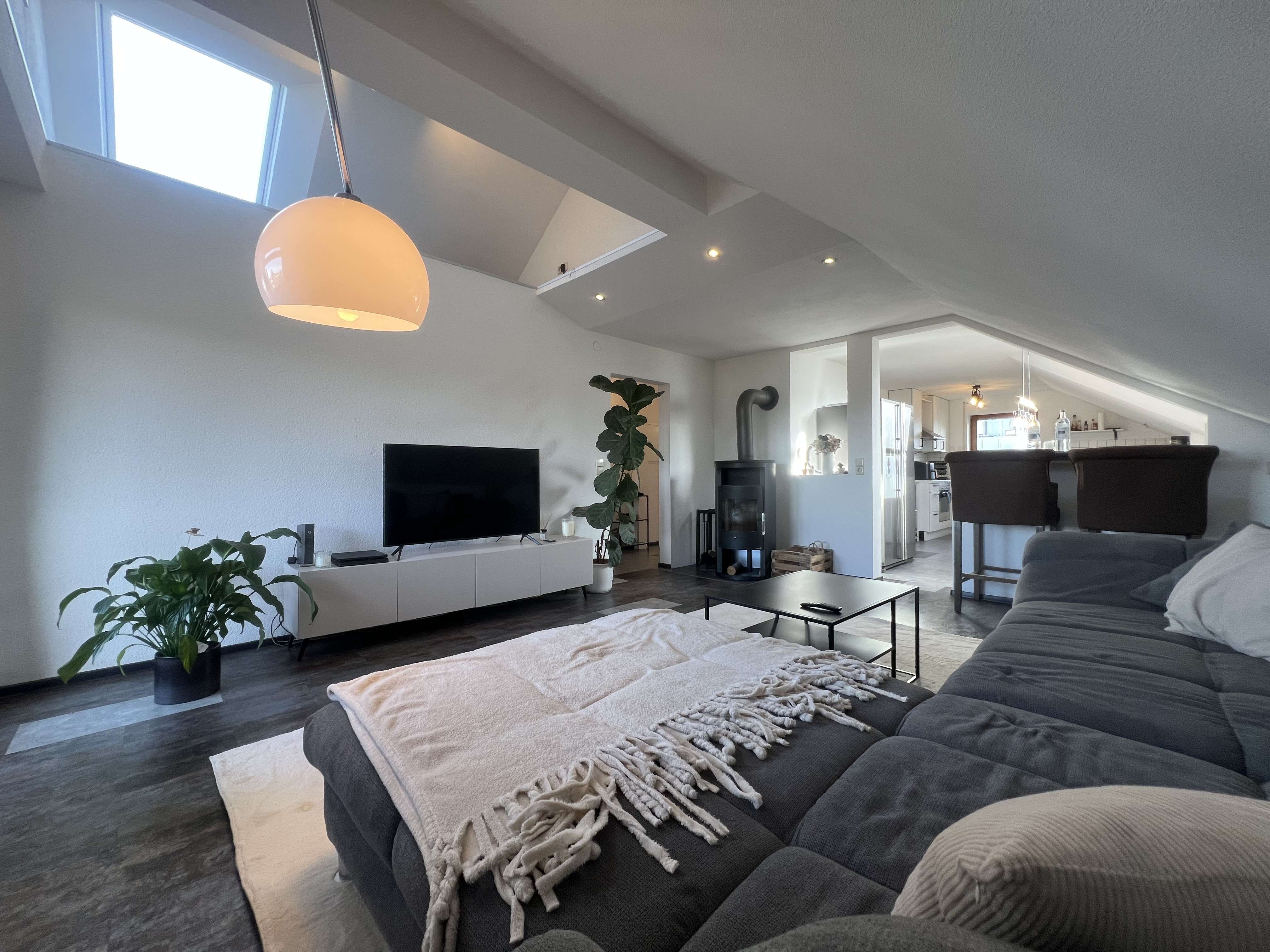 Immobilie in Dunningen - Familientraum in bevorzugter Wohnlage - Charmantes Zweifamilienhaus mit Einliegerwohnung - Bild 4