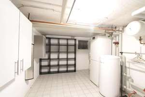 Puchheim/Bhf: modern renoviertes Familienreihenhaus: 6 Zimmer+3 Bäder+Gäste-WC+neue EBK+Parkett – Die vollständige Adresse der Immobilie erhältst du vom Anbieter., 82178 Puchheim – Vorschaubild 38