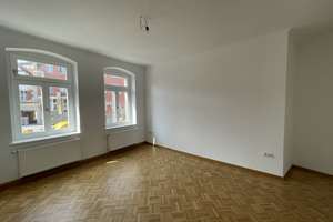 3-Raum-Wohung mit EBK, Duschbad, saniert