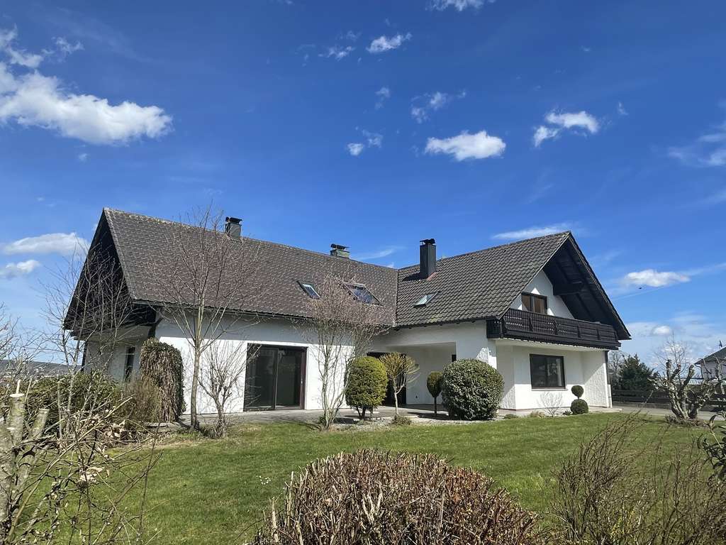 Immobilie in Kümmersbruck - Freistehendes Haus mit Stadtblick - Bild 0