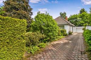 Bremen-Oberneuland: großzügiges freist. Einfamilienhaus mit 5 Zimmern, großem Grundstück und Garage – Die vollständige Adresse der Immobilie erhältst du vom Anbieter., 28355 Oberneuland, Bremen – Vorschaubild 4