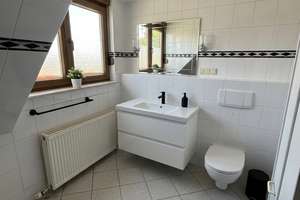 Erstbezug nach Modernisierung | 3-Zi.-DG | 109 m² | Spitzboden | Balkon | 2 Stellplätze – Die vollständige Adresse der Immobilie erhältst du vom Anbieter., 35510 Butzbach – Vorschaubild 5