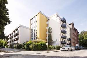 Für Senioren: 2-Zimmer-Wohnung Südfriedhof, Balkon, Garten, Keller, Einbauküche, Fahrstuhl