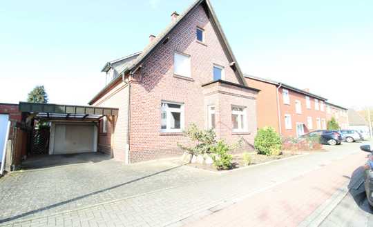 Großzügiges Einfamilienhaus mit Kaminzimmer, großem Garten und vielseitigem Raumangebot