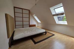 Charmante 4-Zimmer-Dachgeschosswohnung in Hamburg-Sülldorf – Die vollständige Adresse der Immobilie erhältst du vom Anbieter., 22589 Sülldorf, Hamburg – Vorschaubild 4
